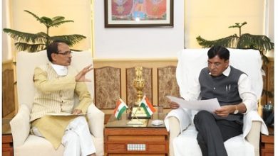Photo of MP Chief Minister meets Union Health Minister over covid vaccines