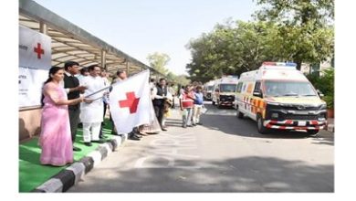Photo of Dr Mansukh Mandaviya flags off Indian Red Cross Society ambulances