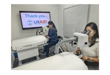 Photo of HelpMeSee, USAID partner to train new cataract specialists 