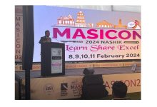 Photo of Dr Raj Nagarkar from HCGMCCR conducts class on robotic surgery at Masicon 2024 in Nashik